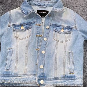 Cropped denim jacket